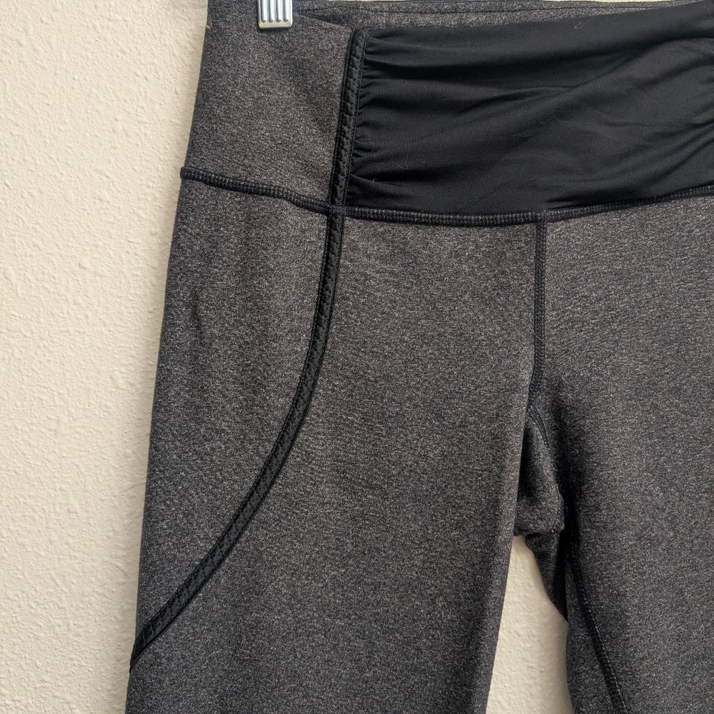 Lululemon Rehearsal Crop Leggings Heathered Black Size 6 - Picture 7 of 9